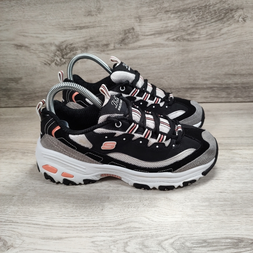 Sketchers D’lites Women Air Cooled Memory Foam Size 7.5 SN 11947 - Color: BKWG.